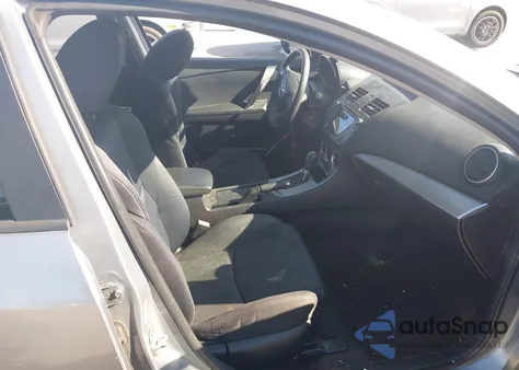 2011 Mazda Mazda3 S Sport z USA, uszkodzony, nr VIN JM1BL1K66B1424657